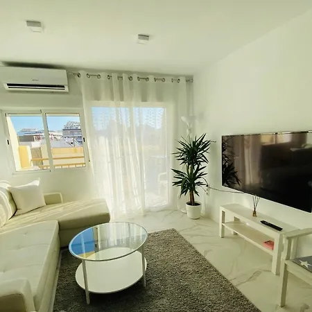 Apartamento Fresh And Modern Delux In 1 Min From The Beach!