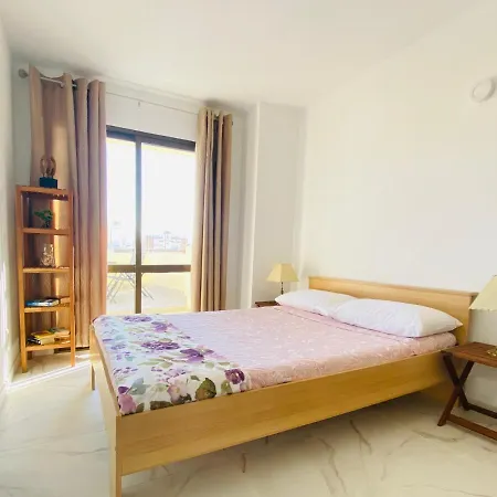 Fresh And Modern Delux In 1 Min From The Beach! Apartment *