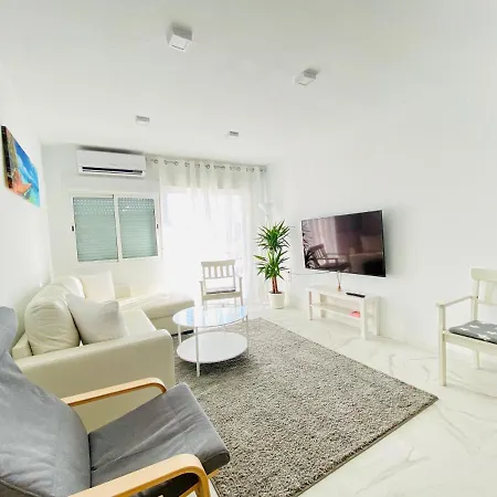 Apartment Fresh And Modern Delux In 1 Min From The Beach!